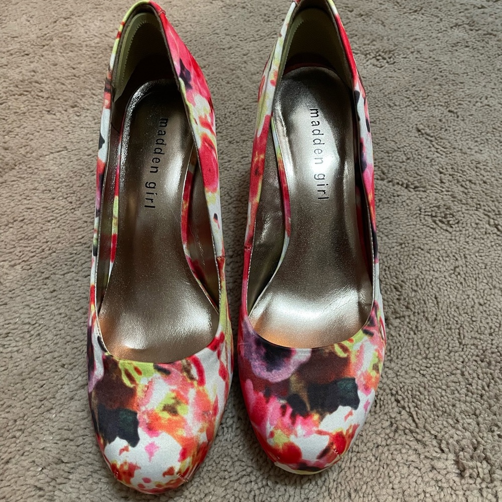 Madden Girl Getta multicolor heels